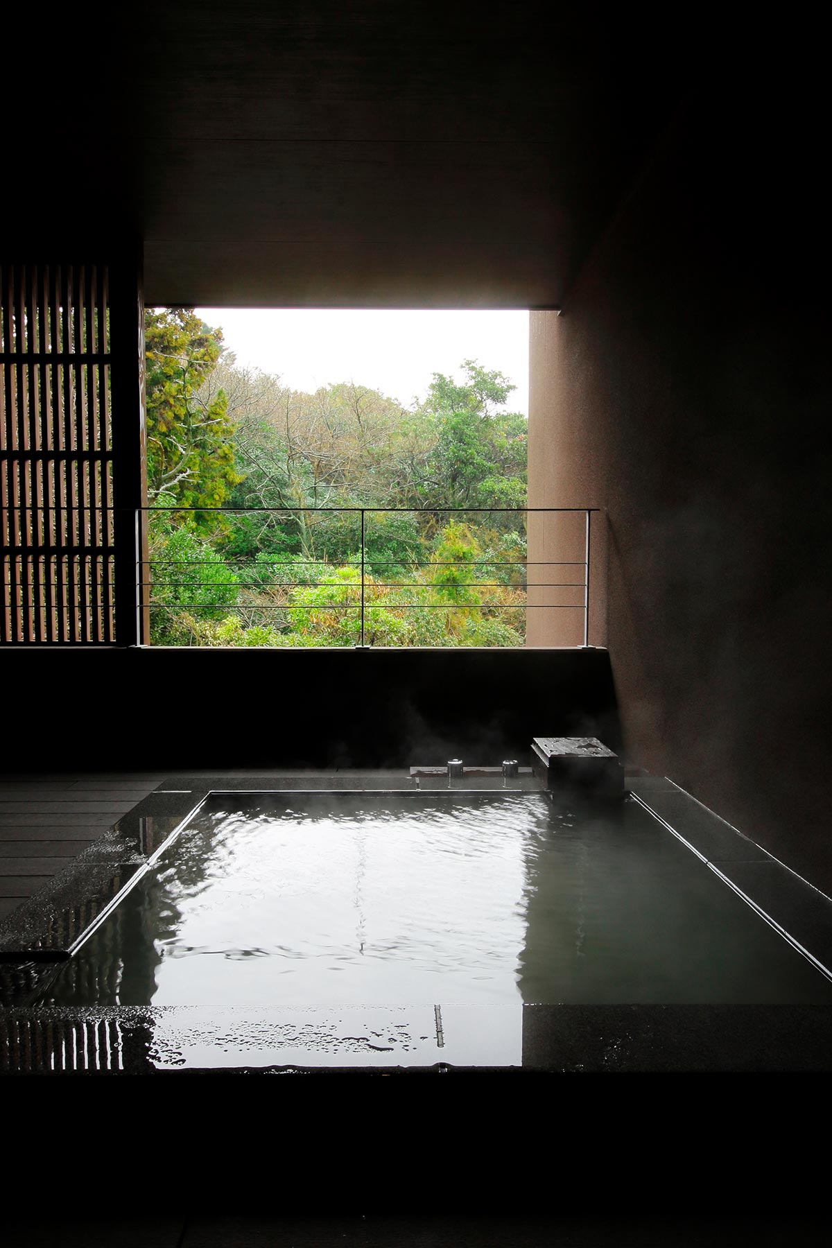 Open-air bath